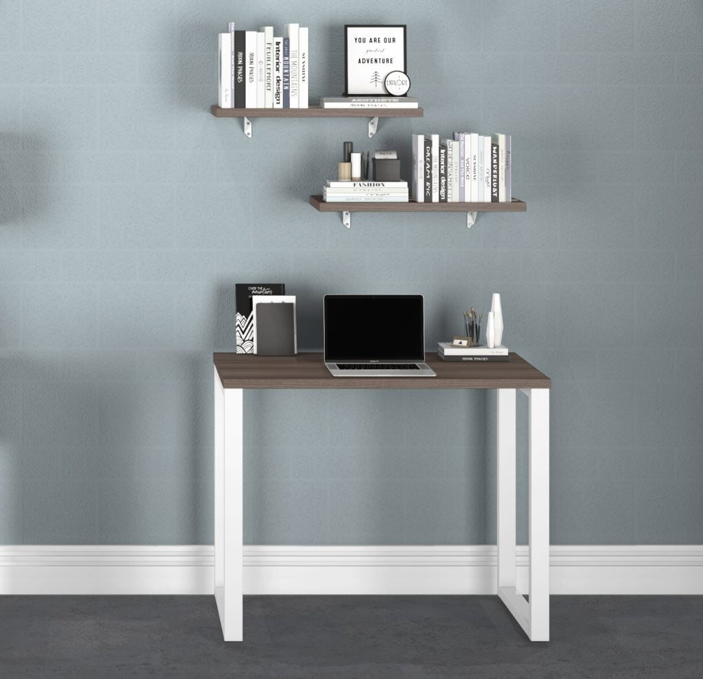 Os 6 melhores modelos de mesas para escritório 9 Home office com mesa de canto feita de aço e madeira.